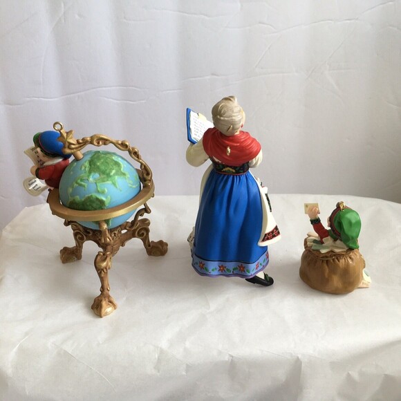 Hallmark LETTERA, GLOBUS & MRS. CLAUS Collectors Club 2001 Ornaments - Picture 4 of 4